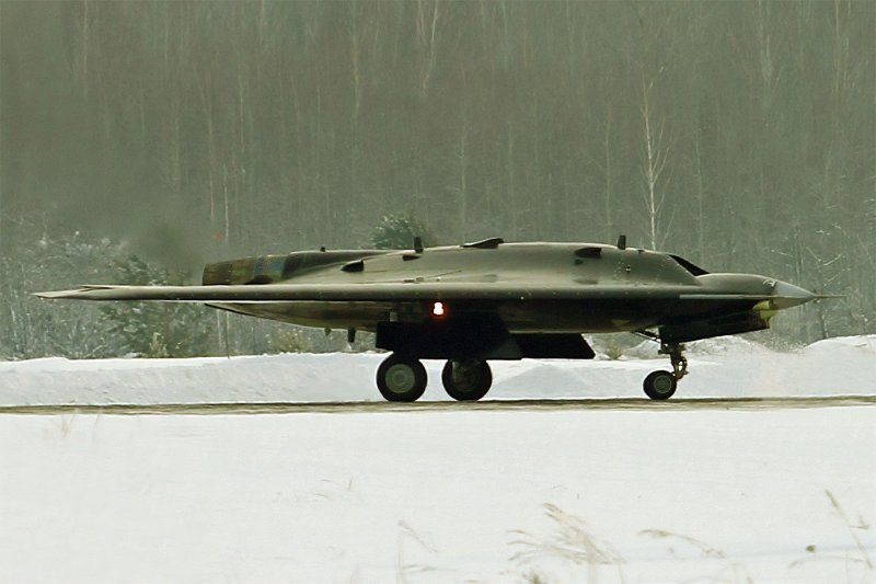 Тяжелый ударный беспилотник с-70 "охотник"