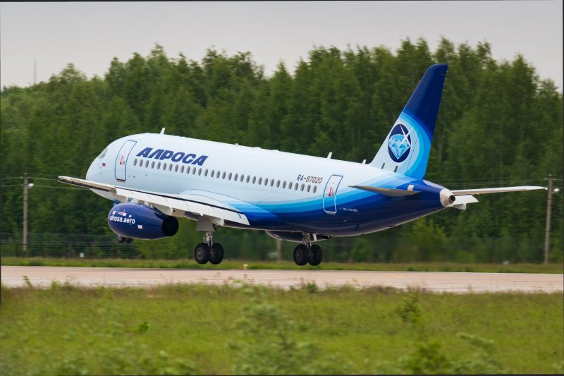 Авиакомпания АЛРОСА SSJ-100