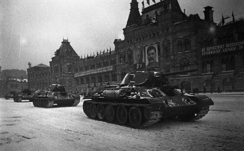 Сталин на параде 1941