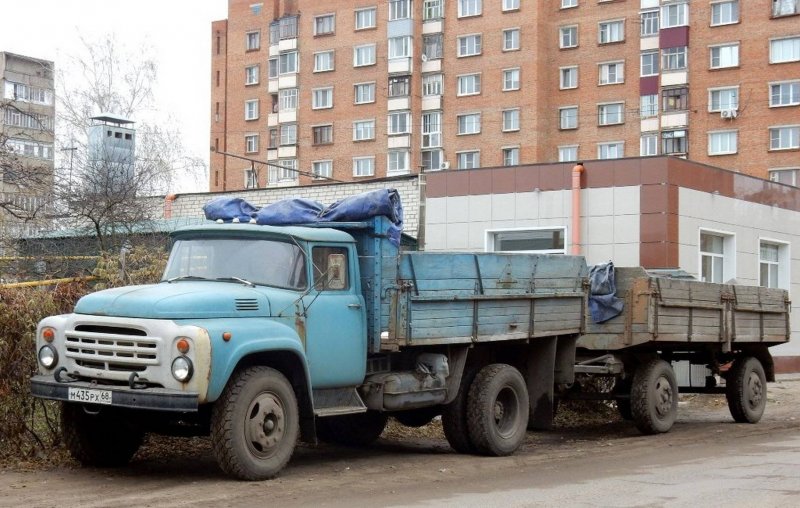ЗИЛ 4423 седельный тягач