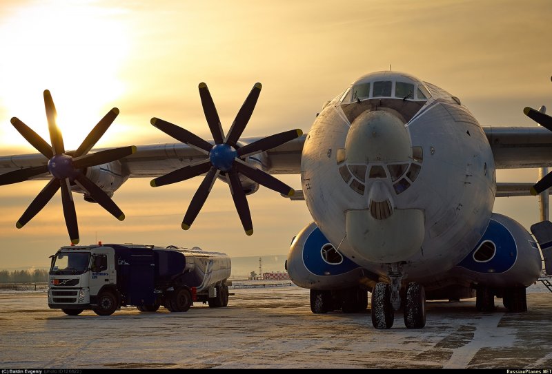 Самолет АН 22