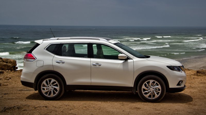 Nissan x-Trail t32 серебристый