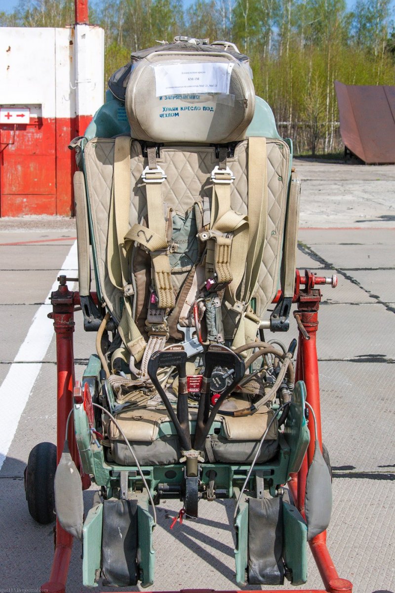Кресло катапульта Су-27