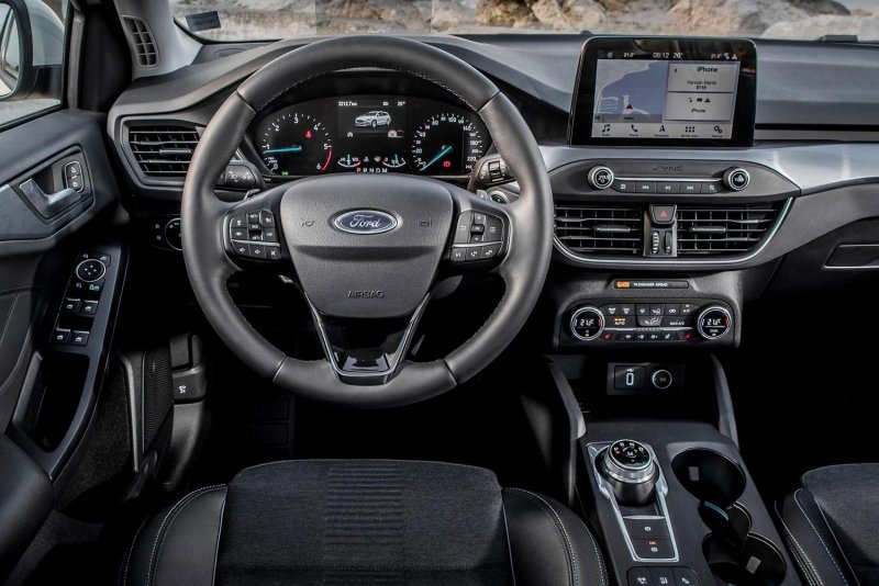 Ford Focus 2021 салон