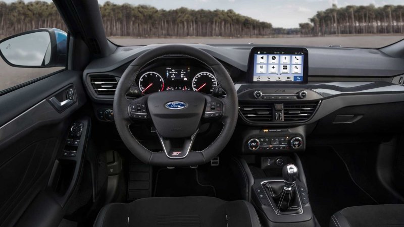 Ford Focus 4 салон