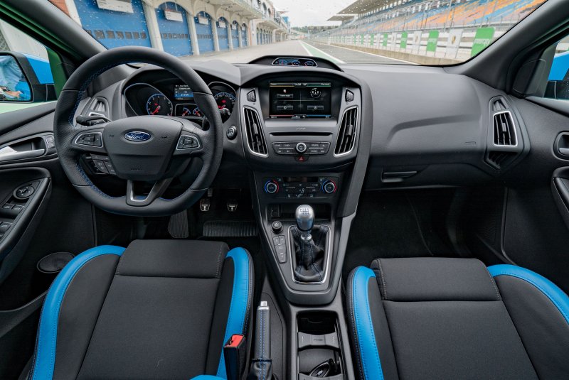 Ford Focus RS 2016 салон