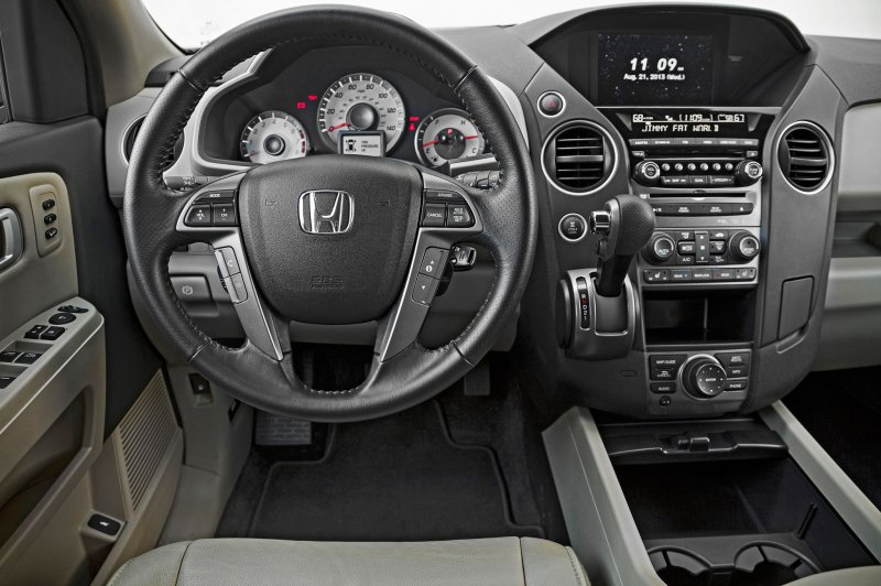 Nissan Pathfinder 2012 салон