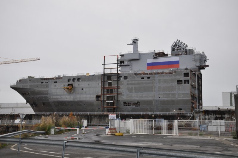 Универсальный десантный корабль Мистраль