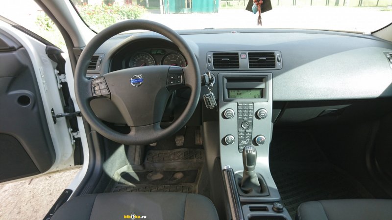 Volvo s40 II Рестайлинг салон