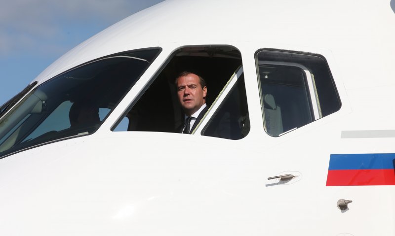 Медведев в самолете