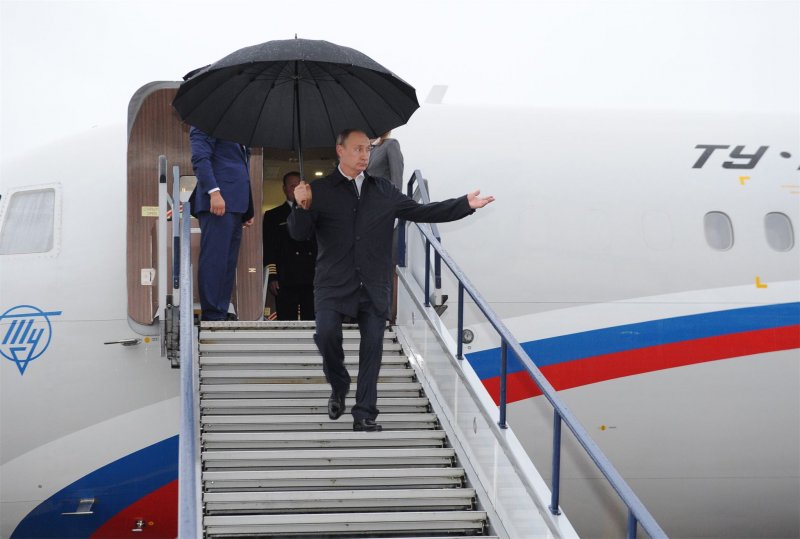 Дмитрий Медведев в кабине машиниста