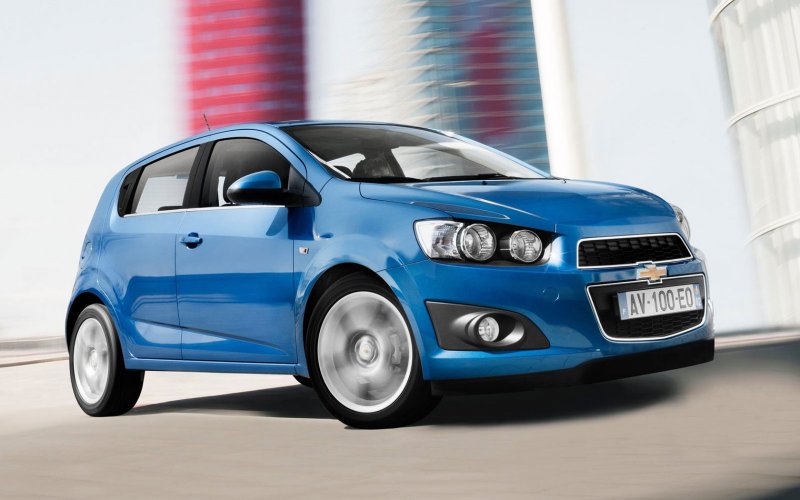 Chevrolet Aveo t300 хэтчбек