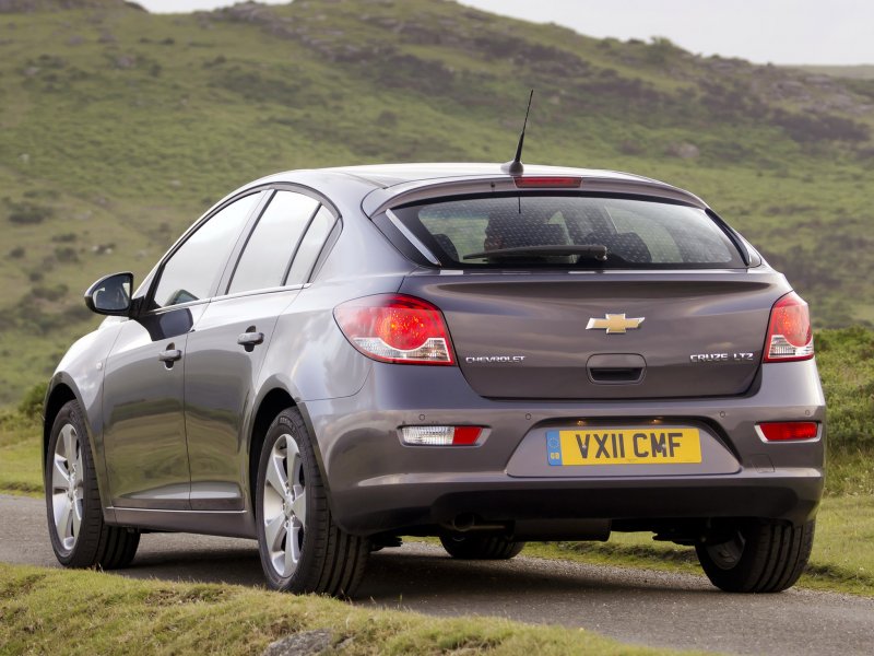 Chevrolet Cruze sport6 2012