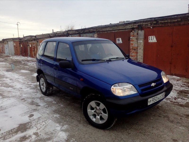 Нива Шевроле синяя 2006