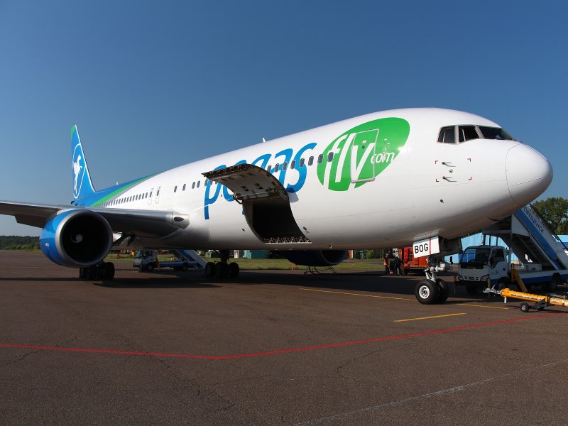 Самолёт Пегас Флай 767