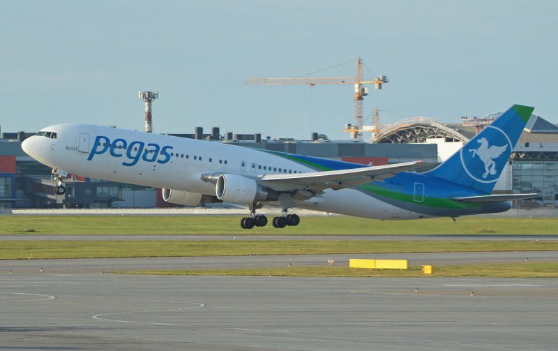 Boeing 777-200er Pegas Fly