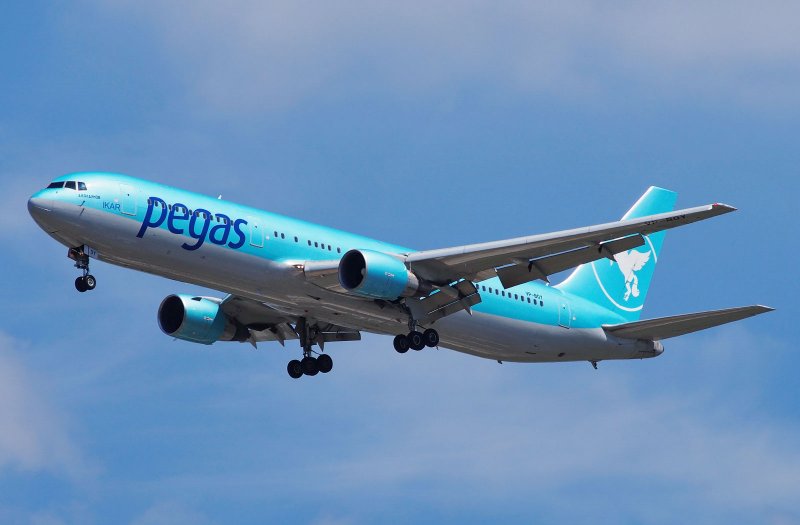 Самолет 767-300 Pegas Fly