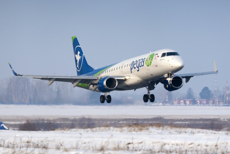 E190 самолет Pegas Fly