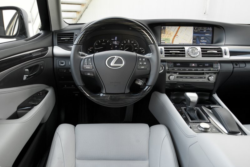 Lexus LS 460 2015