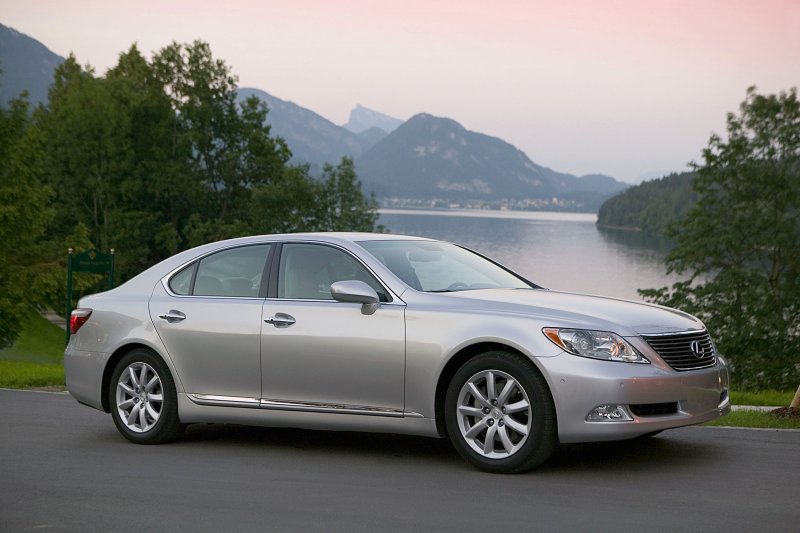 Lexus 460 long
