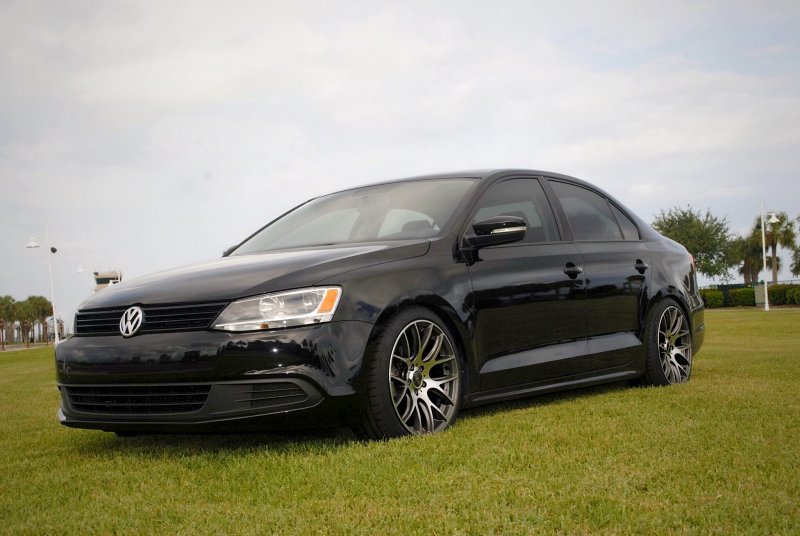 Volkswagen Jetta 6 черная