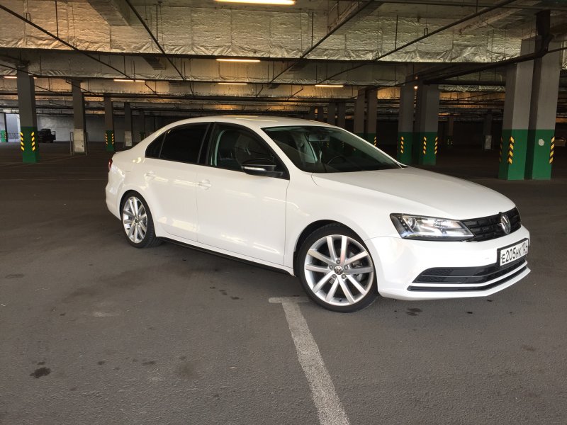 Volkswagen Jetta mk6 stance