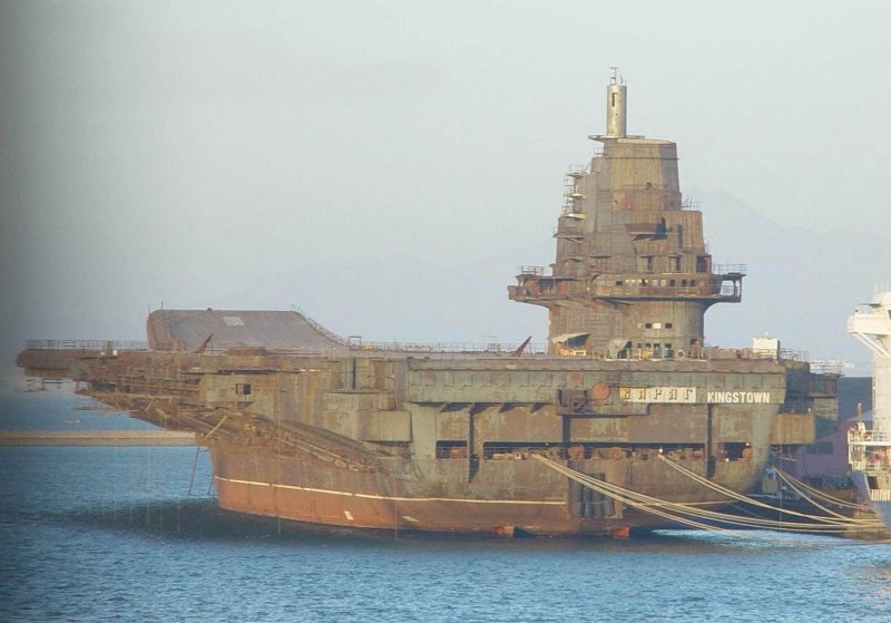 Варяг авианесущий крейсер