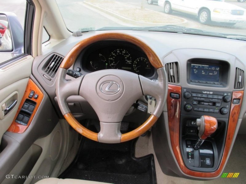 Салон Лексус РХ 300 2002