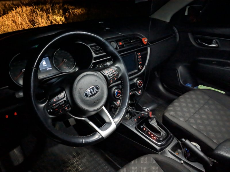 Kia Rio x-line Luxe 1.6 синий