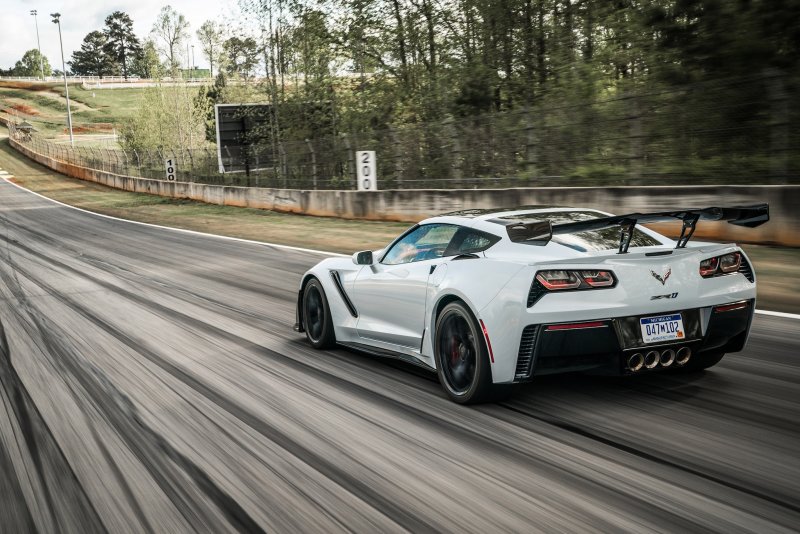 Шевроле Corvette zr1