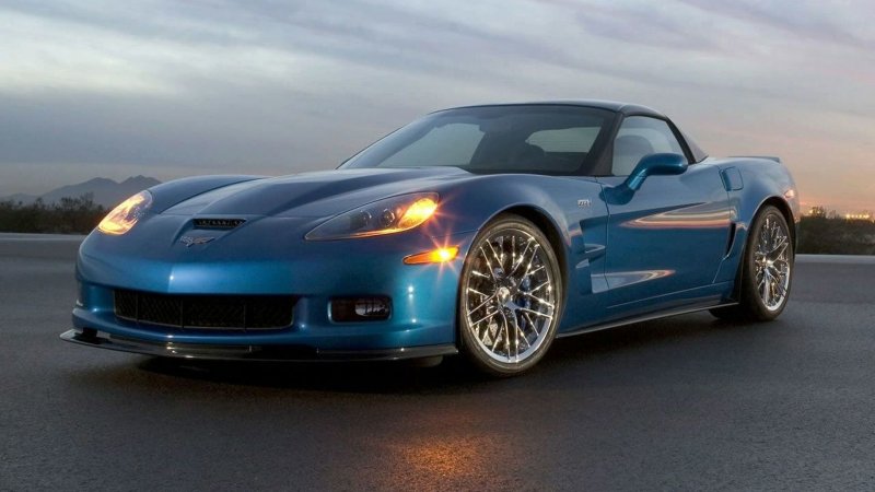 Chevrolet Corvette zr1 красный