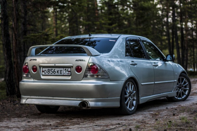 Toyota Altezza 2.0