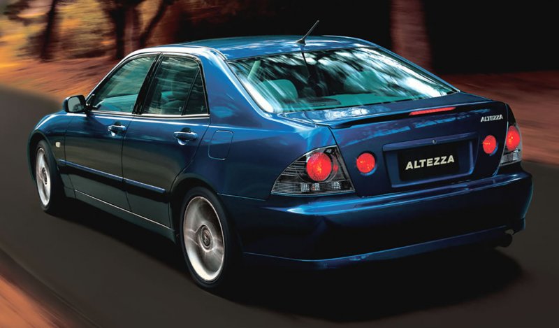 Lexus is 300 и Toyota Altezza