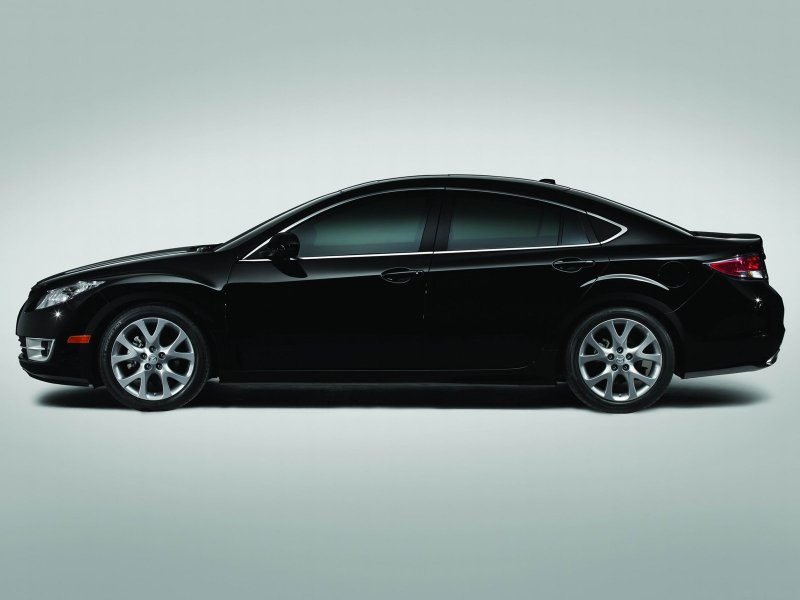 Mazda 6 сбоку