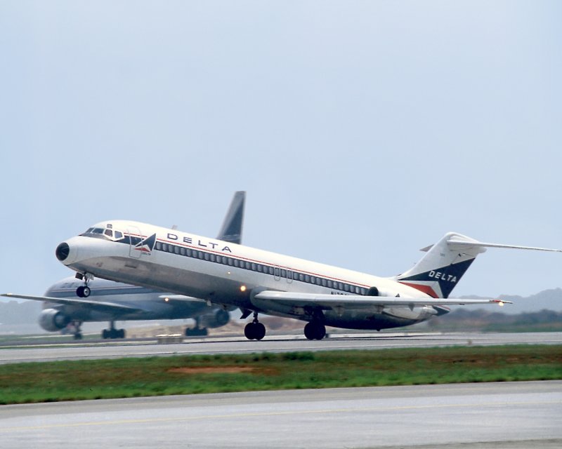 Самолёт MCDONNELL Douglas DC 9