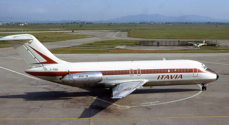 DC-9 самолет