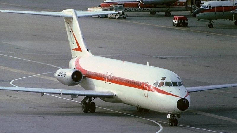 Самолёт MCDONNELL Douglas DC 9