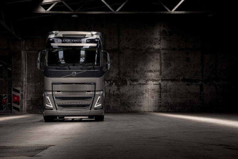 Грузовик Volvo FH 2021