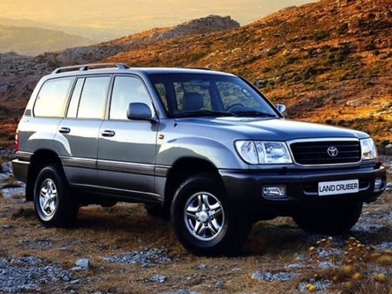 Toyota Land Cruiser 100 белый