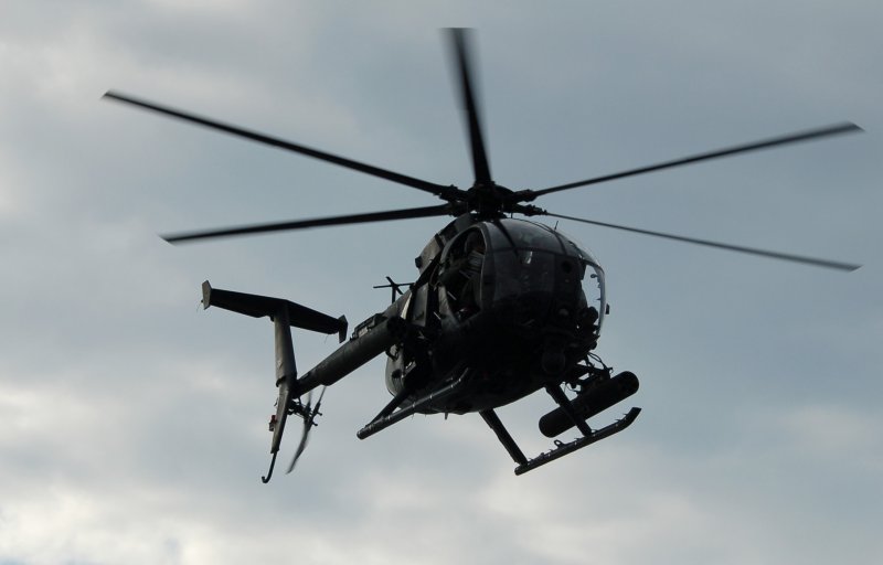 Вертолет MH-6 little Bird