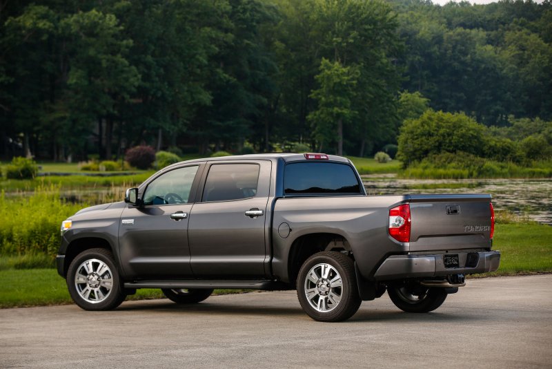 Toyota Tundra CREWMAX