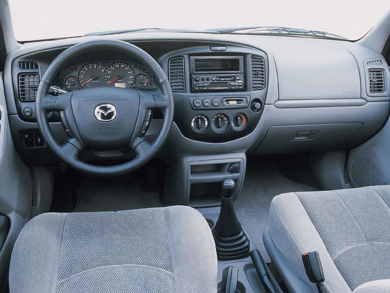 Mazda Tribute 2004 салон