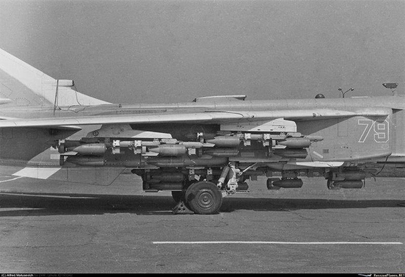 Фото Су-34 на стоянке