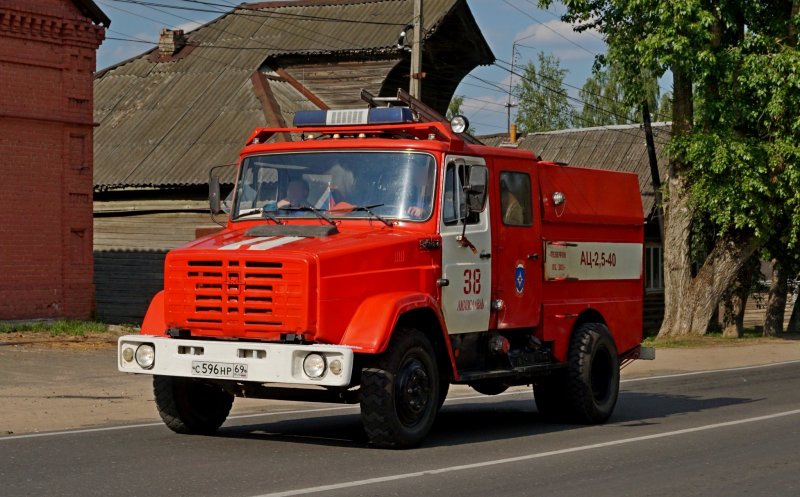 ЗИЛ 4333 поливалка