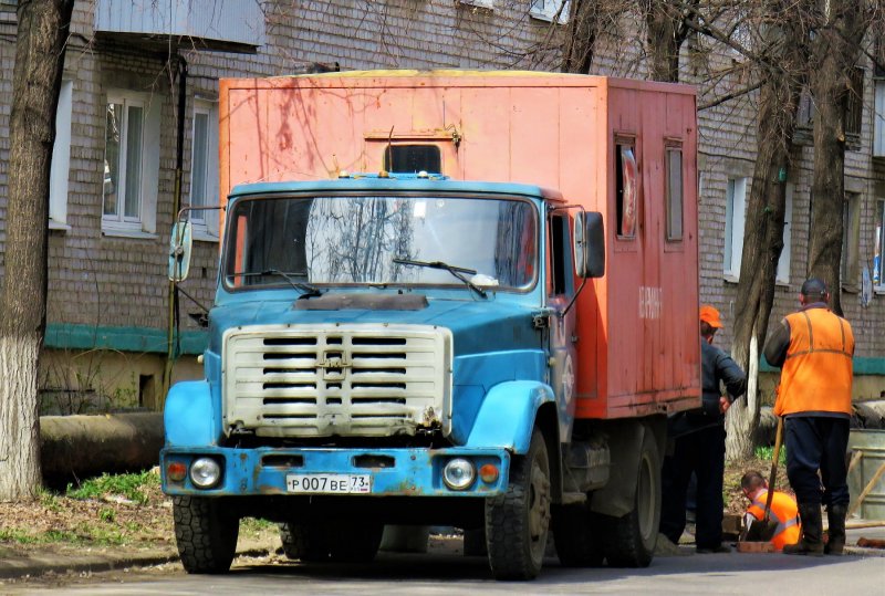 Ржавый ЗИЛ 4333