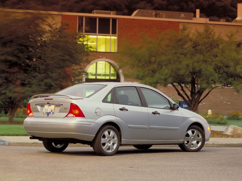 Ford Focus 1 USA седан