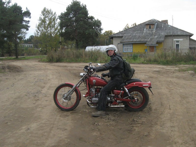 Мотоцикл в деревне