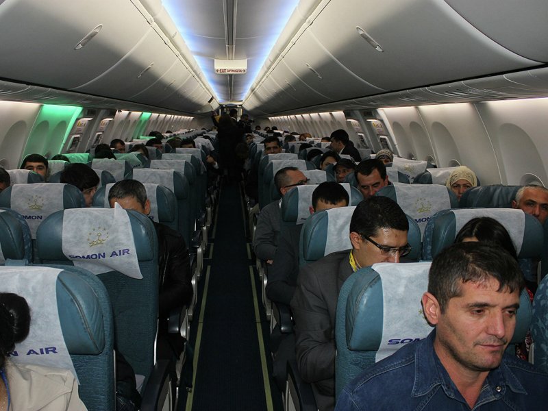 Таджик Эйр 757-200