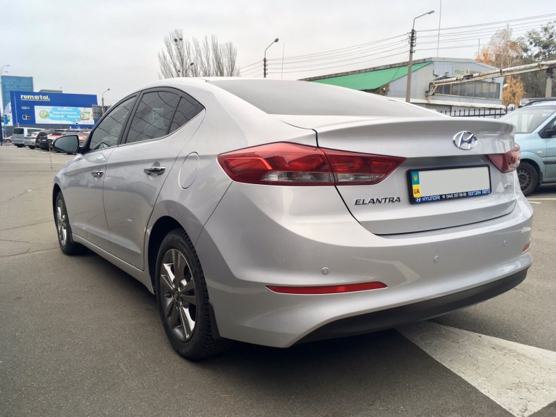 Hyundai Elantra 06
