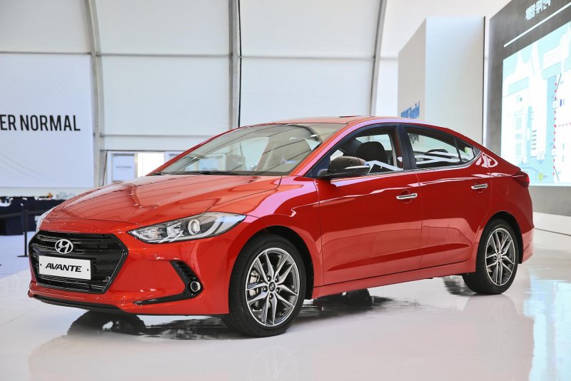Elantra ad 2018 белая